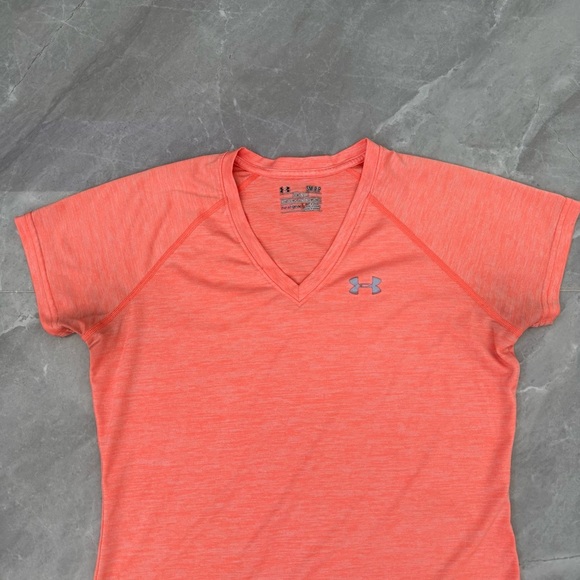 Women’s Under Armour Heat Gear Semi Fitted Short Sleeve V-Neck Shirt Small - Picture 2 of 16